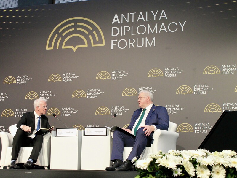 Сибига: Наиболее сложный период двустороннего дипломатического трека с США уже позади