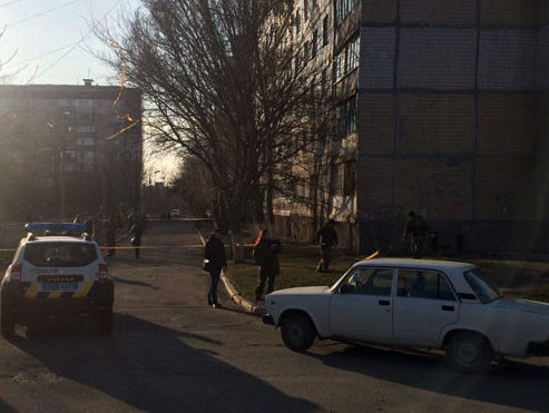 В Донецкой области от взрыва неизвестного предмета в руках погиб семиклассник 