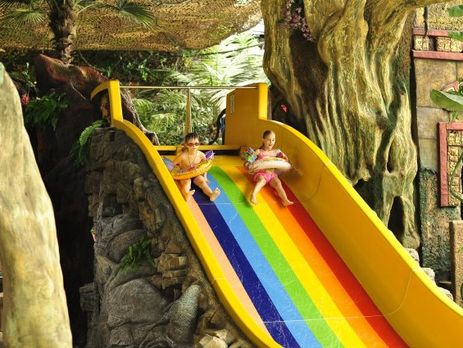 В Харькове выписали из больницы детей, которые отравились хлором в аквапарке