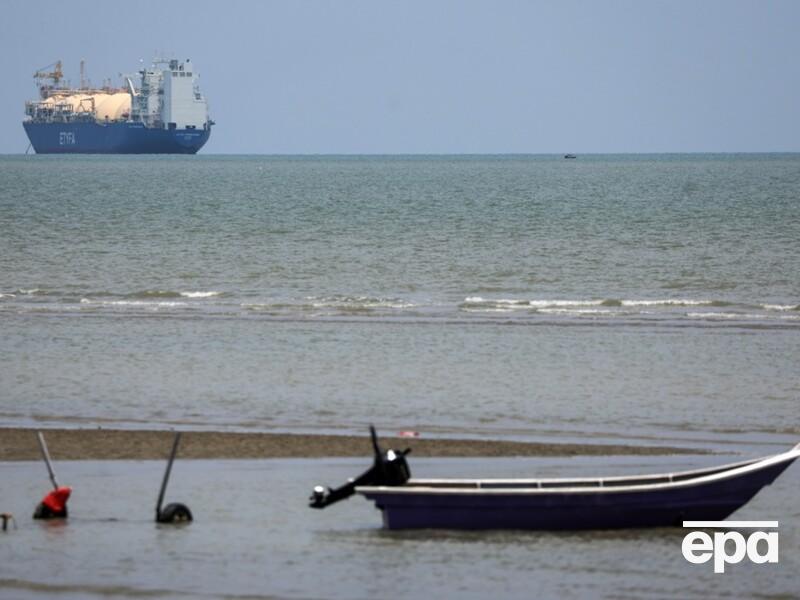 Несмотря на заявления Трампа. Иран снова закрывает Ормузский пролив