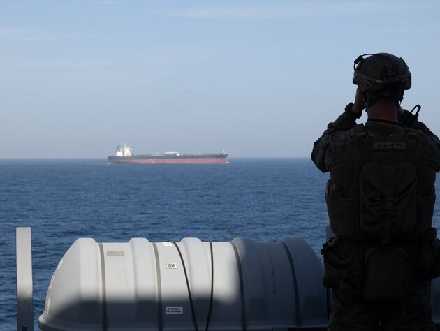 США готовятся захватывать связанные с Ираном танкеры в международных водах – WSJ