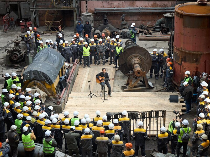 Вакарчук на зруйнованій ТЕС ДТЕК закликав світ посилити допомогу