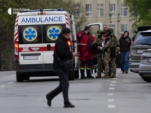 Теракт у Києві. Що відомо про чоловіка, який відкрив вогонь на вулиці й забарикадувався в супермаркеті