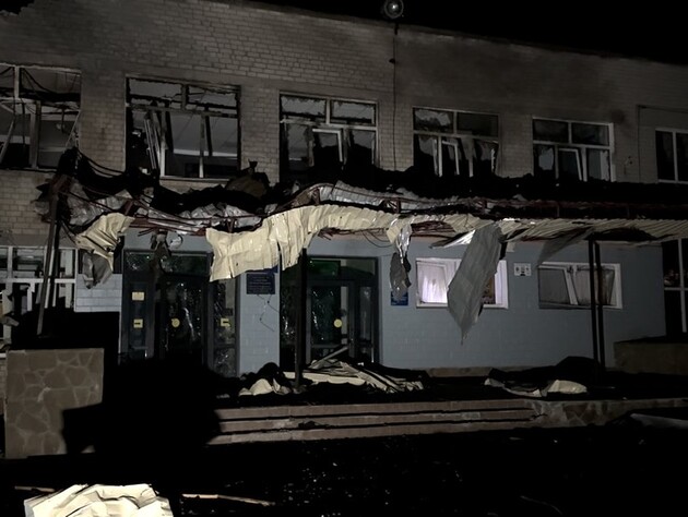 РФ обстреляла в Чернигове лицей и медучреждение. Погиб ребенок