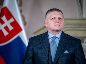 Литва и Латвия не пропустят самолет Фицо на празднование 9 мая в Москве