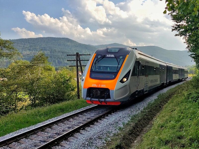 Билеты подорожают уже с 25 апреля. УЗ меняет цены на СВ и первый класс "Интерсити"