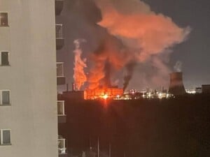 На ТЭЦ в Румынии произошел взрыв. Возник масштабный пожар. Фото, видео