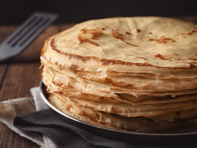 За цим рецептом тонкі млинці вийдуть з першого разу. Покрокова інструкція