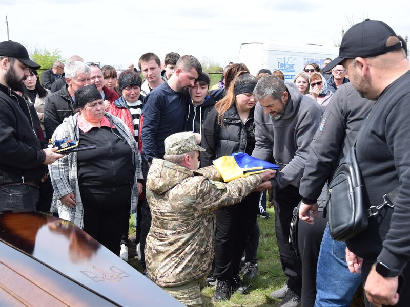 Два брата погибли на фронте в Украине с разницей в один день. Их похоронили в одной могиле