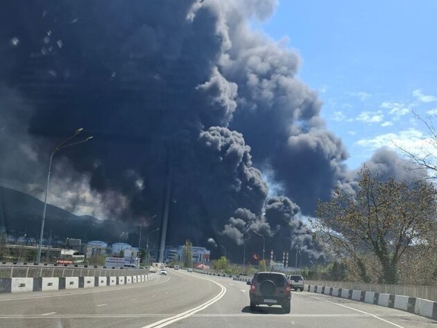 У квітні чотири російські НПЗ зупинили роботу після українських атак – Reuters