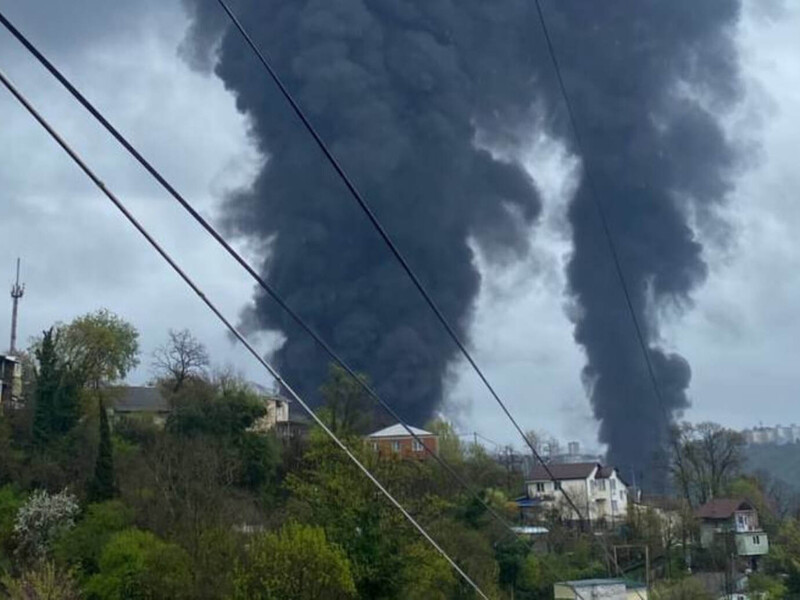 Розробник російської отрути "Новачок" заявив, що дим від охоплених вогнем нафтобаз може вбивати людей