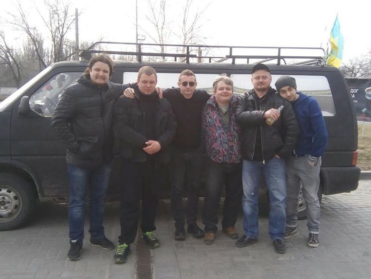 Украинские волонтеры заявляют, что их не пропускают в зону АТО