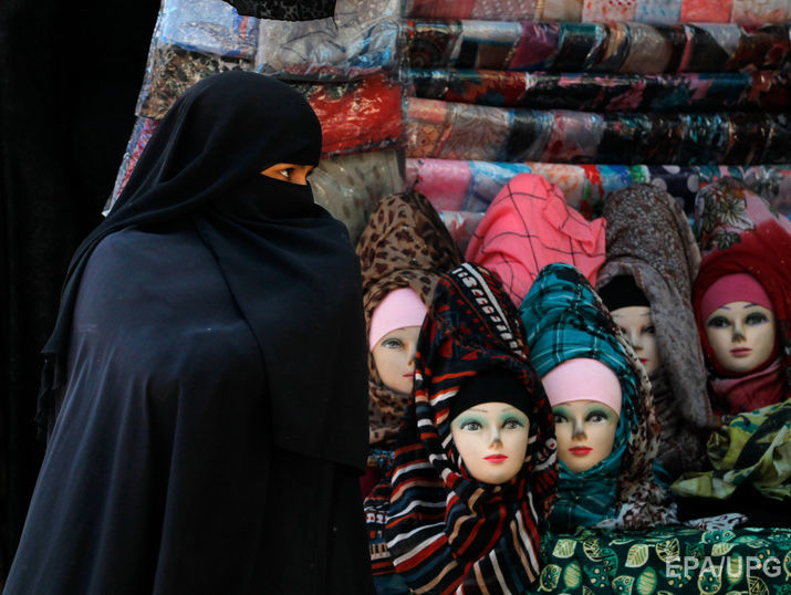 Европейский суд признал законным запрет на ношение хиджаба на рабочем месте 