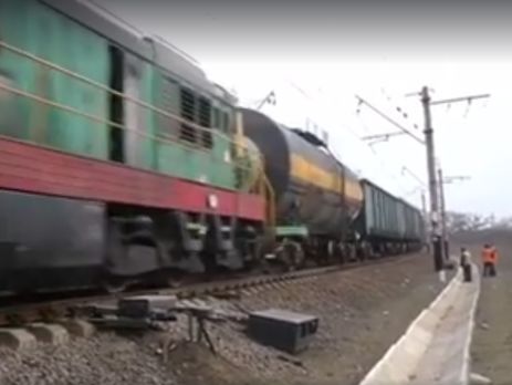 Аброськін повідомив, що вантаж із поїзда, затриманого напередодні активістами блокади, розікрали