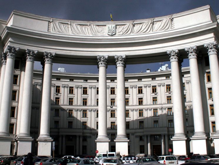 МИД Украины больше 30 раз требовал от России пустить консула к Панову и Захтею