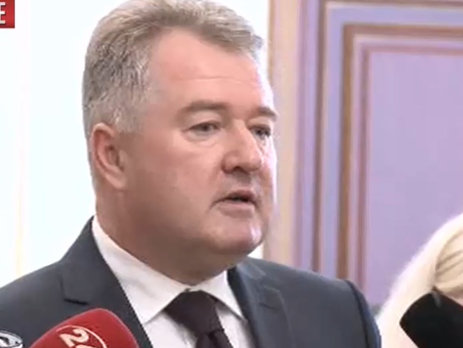 Глава Высшего совета правосудия применил оружие в ходе ссоры с активистами