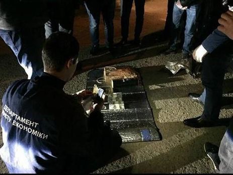 Руководство Ивано-Франковской таможни пыталось дать более 1 млн грн взятки – Аваков