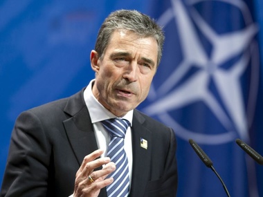 Расмуссен: НАТО не планирует военных действий в Украине