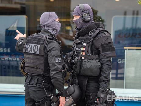 Прокуратура признала терактом нападение в аэропорту Орли в Париже