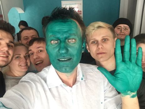 Навального в Барнаулі облили зеленкою