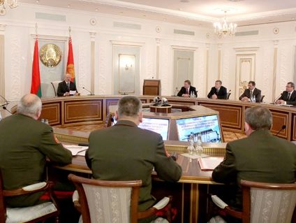 Лукашенко заявив, що навчання матимуть "виключно оборонний характер"