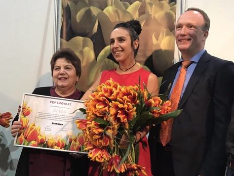 Джамалі вручили тюльпани сорту, названого на її честь. Фоторепортаж