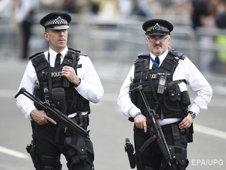 Нападника біля будівлі парламенту Великобританії застрелила поліція