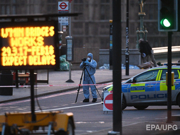 ЗМІ повідомили, що теракт у Лондоні, імовірно, скоїв Абу Іззадін. Інформацію не підтвердили