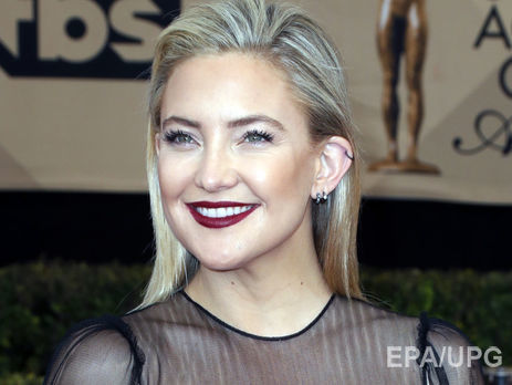 У Хадсон роман с музыкантом Фуджикавой