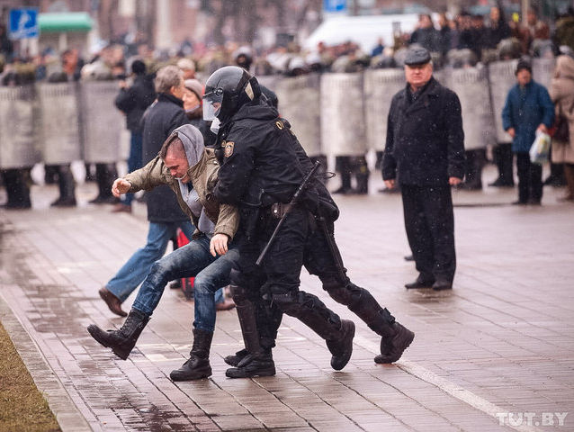 Правозахисники почали формувати список затриманих під час Дня волі в Мінську, у ньому вже 75 осіб