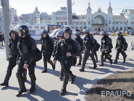 Полиция собирается в центре Москвы перед митингом оппозиции