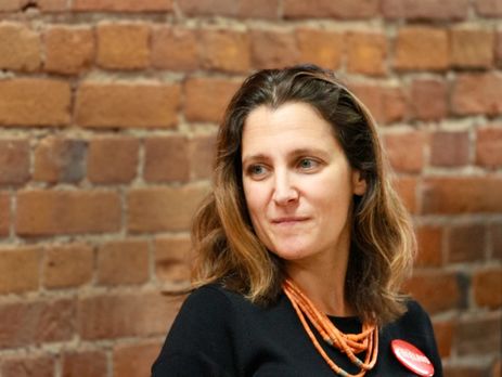 Канада будет давить на РФ санкциями до выполнения Минских соглашений – Фриланд