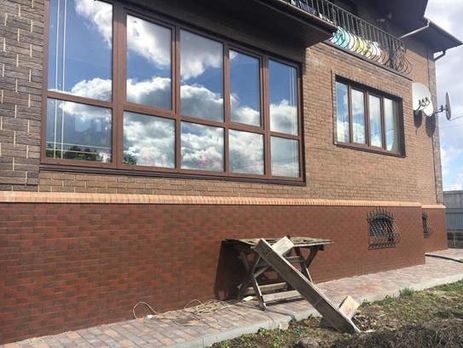 Под Киевом мужчина убил грабителя в собственном доме, трое злоумышленников задержаны