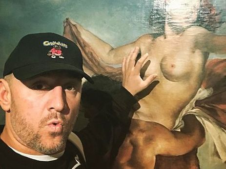 Потап показал полуобнаженное тело