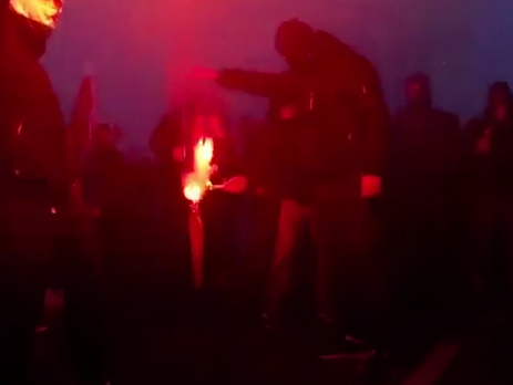 Польская прокуратура приостановила расследование сожжения флага Украины в Варшаве