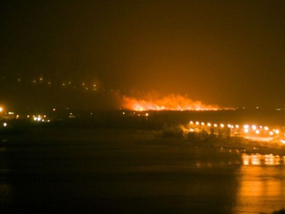 В соцсетях сообщили о масштабном пожаре на Осокорках в Киеве 
