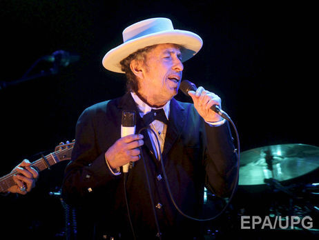 Ділан погодився забрати свою Нобелівську премію