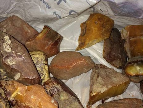 У Рівненській області понад 200 місцевих мешканців блокували рух поліцейських