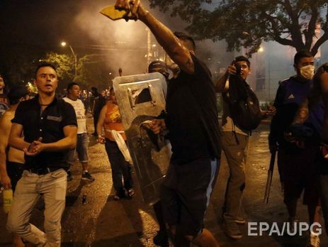 Одного з мітингувальників у Парагваї застрелив поліцейський