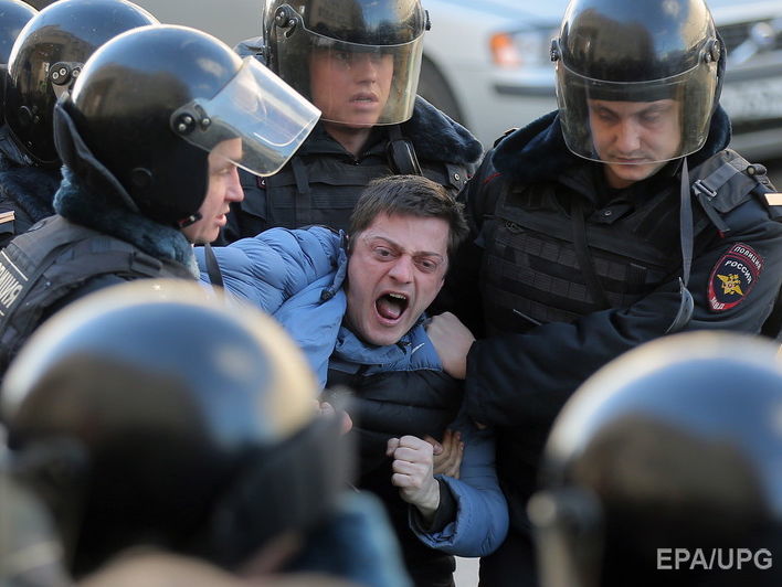 Следком РФ возбудил уголовное дело за призывы к массовым беспорядкам