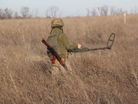 С начала года военные обезвредили 2369 взрывоопасных предметов на территории Донецкой области – штаб АТО