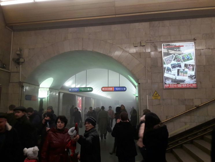 В результате взрыва на станции метро в Санкт-Петербурге погибло 10 человек – СМИ