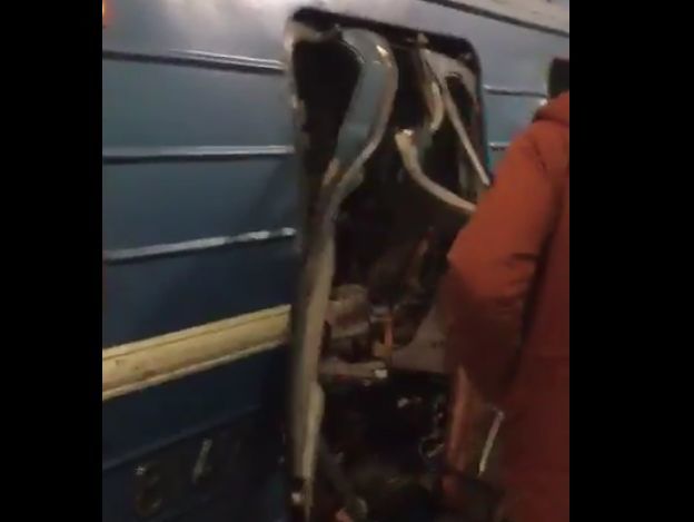 В Санкт-Петербурге произошел взрыв в метро. Видео
