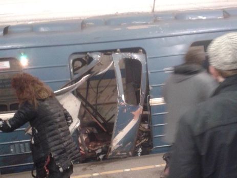 У Слідкомі РФ заявили, що рішення машиніста поїзда метро Санкт-Петербурга не зупинятися під час вибуху було правильним