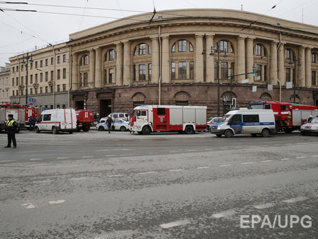 Пионтковский о теракте в Питере: Путин уходит от власти так же, как входил в нее. По колено в крови