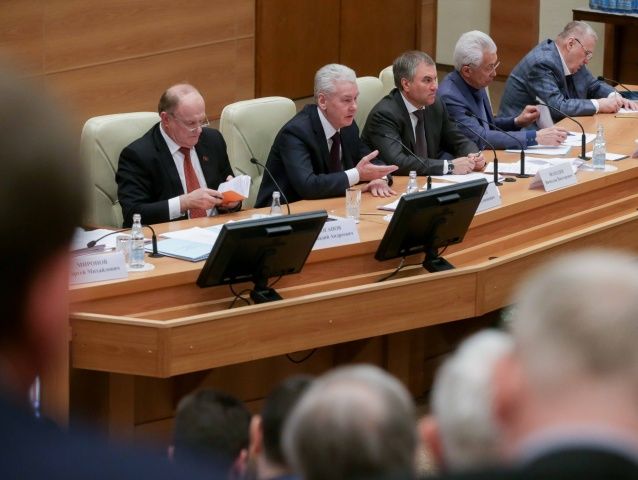 Комітет Держдуми РФ ухвалив поправки про перенесення виборів президента на день анексії Криму