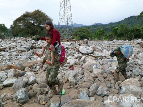 Число жертв оползня в Колумбии возросло до 290