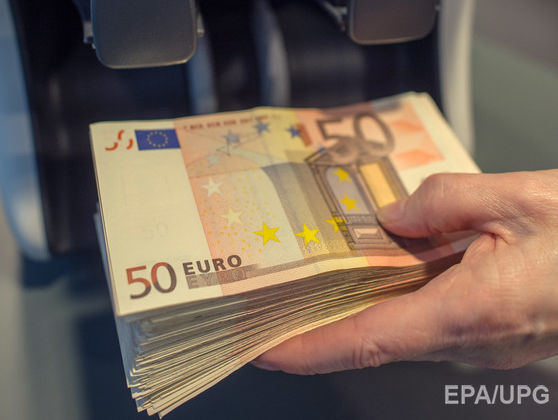 Курс гривні до євро впав до 29,00 грн/€