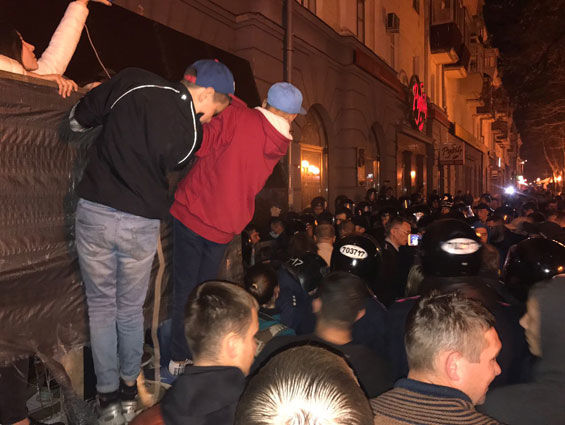 В Полтаве полиция задержала восьмерых участников столкновений на акции протеста против застройки