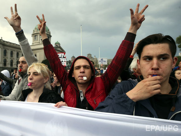 В Сербии продолжаются протесты против победы Вучича на президентских выборах